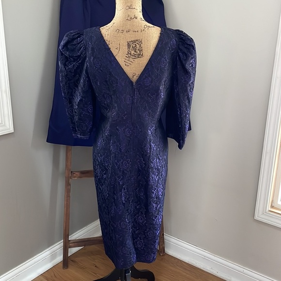 Beautiful vintage dress. Dark purple. Dress w/skirt that is detachable. - Picture 6 of 14